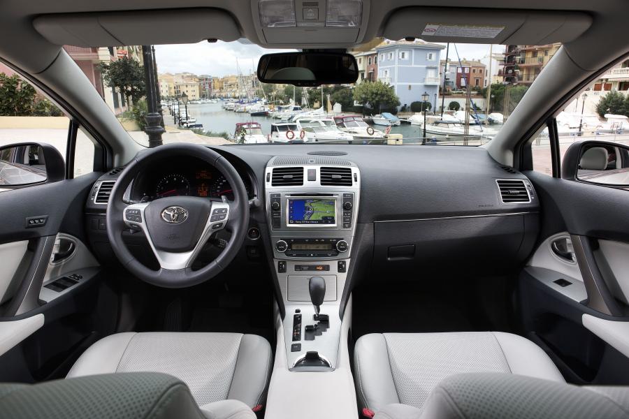  Toyota Avensis Sedan 2011 года  (фото 17 из 34)